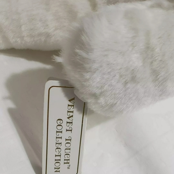 Velvet Touch Collection White Graduation Bear Animal Toy Bear Soft Cute New. - Picture 4 of 8